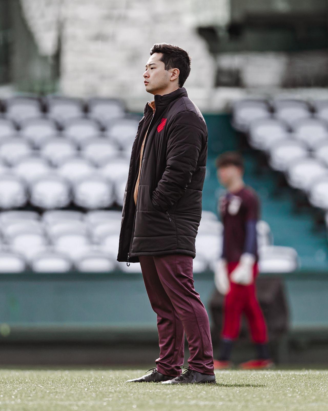 Dr. Emerson no campo do Athletico-PR